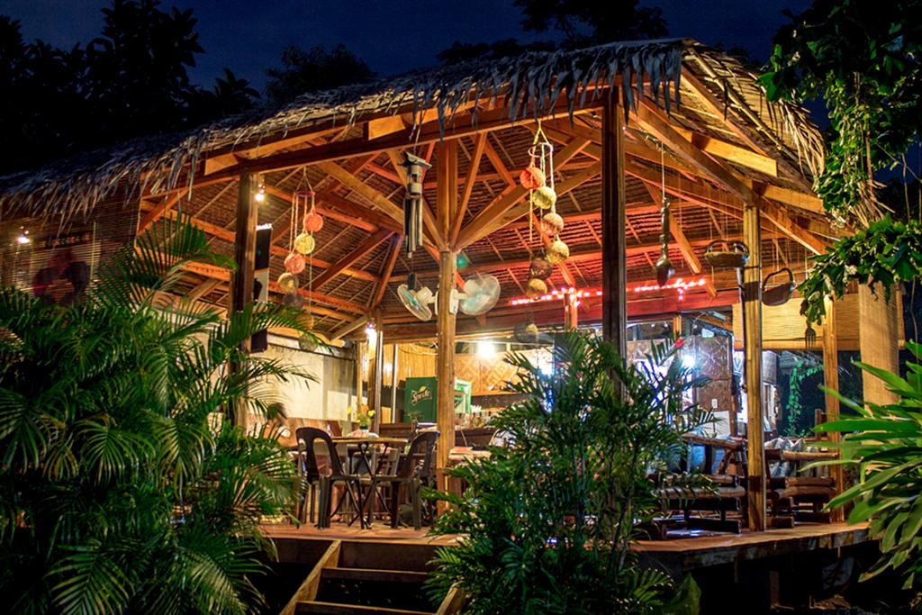 Chillout Guesthouse Panglao-stad Buitenkant foto